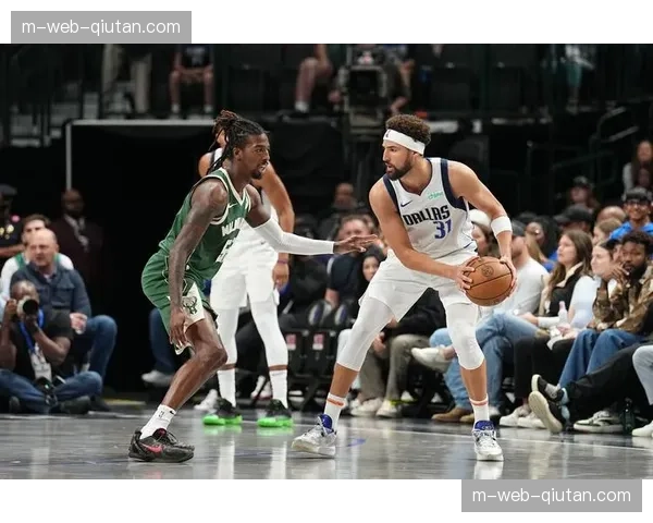 雄鹿双核挡拆体系送16助攻 三分命中率61%终结五连败 雄鹿双核挡拆体系送16助攻 三分命中率61%终结五连败